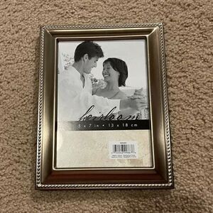 3/$10 Heirloom Metal 5x7 Picture Frame‎